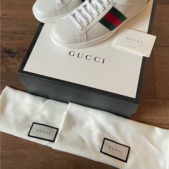 GUCCI-AUTHENTIC (NWT/Box) Mens Web Accent Leather Sneakers - Picture 2 of 15